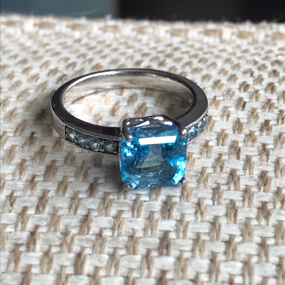 Blue topaz ring